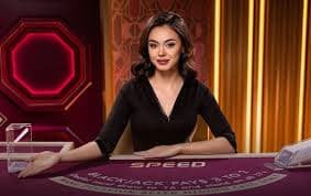 Antar muka aplikasi hyperslot88 di perangkat Android menampilkan menu sportsbook Liga 1, live casino, dan permainan slot